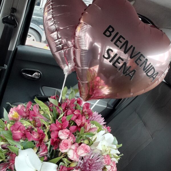 ARREGLO FLORAL CON BASE NACIMIENTO